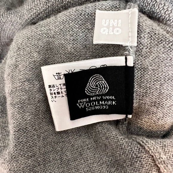 UNIQLO Pure New Wool V Neck Sweater Grey Long Sleeve Size M - Picture 7 of 7